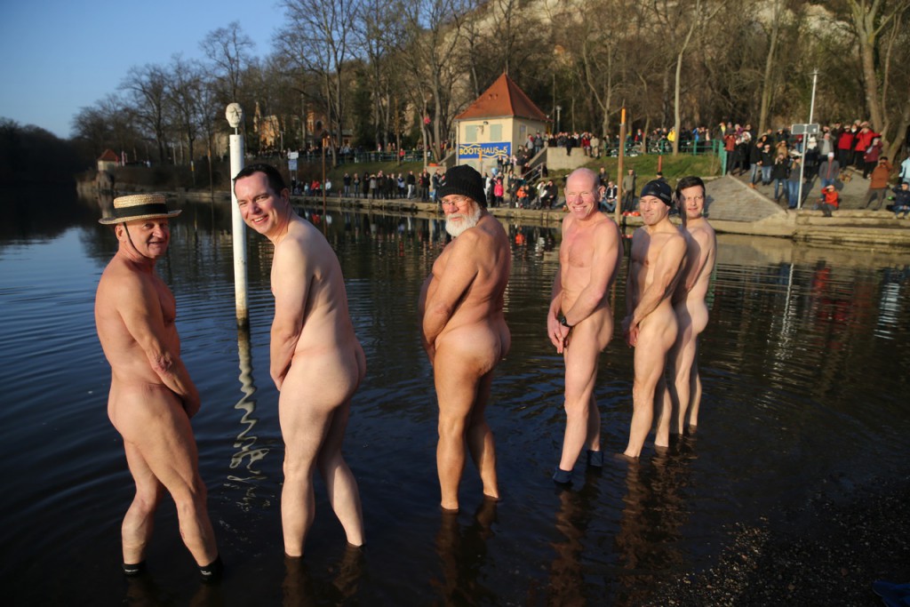 Nacktschwimmen10